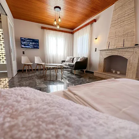 Magdalini House Parálion Ástros