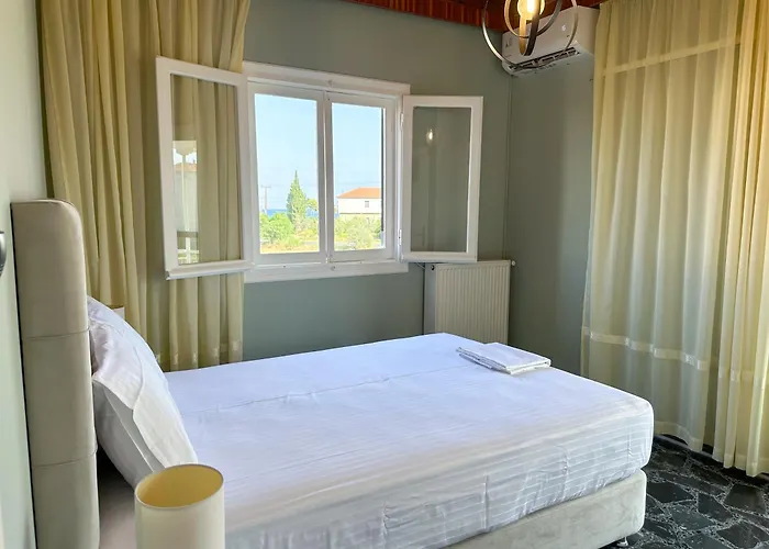 Magdalini House Parálion Ástros