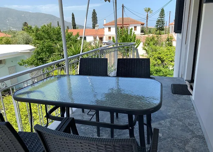 Semesterbostad Magdalini House *